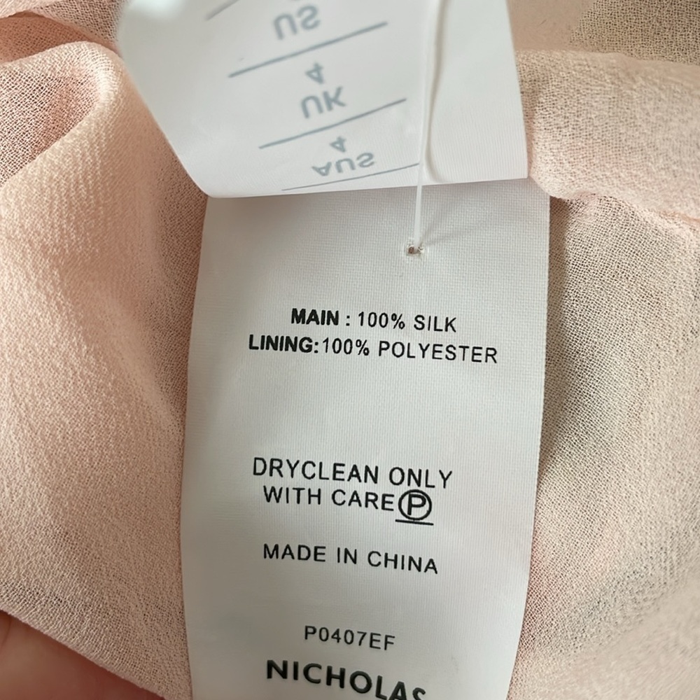 NWOT NICHOLAS Evie floral romper size 0 pink 100% silk flare sleeves - Picture 15 of 15
